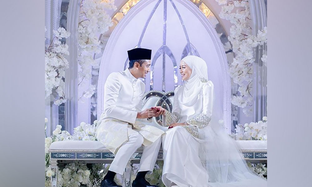 Wan Emir, Mira Filzah 'balas budi' dengan solat, tadarus bersama