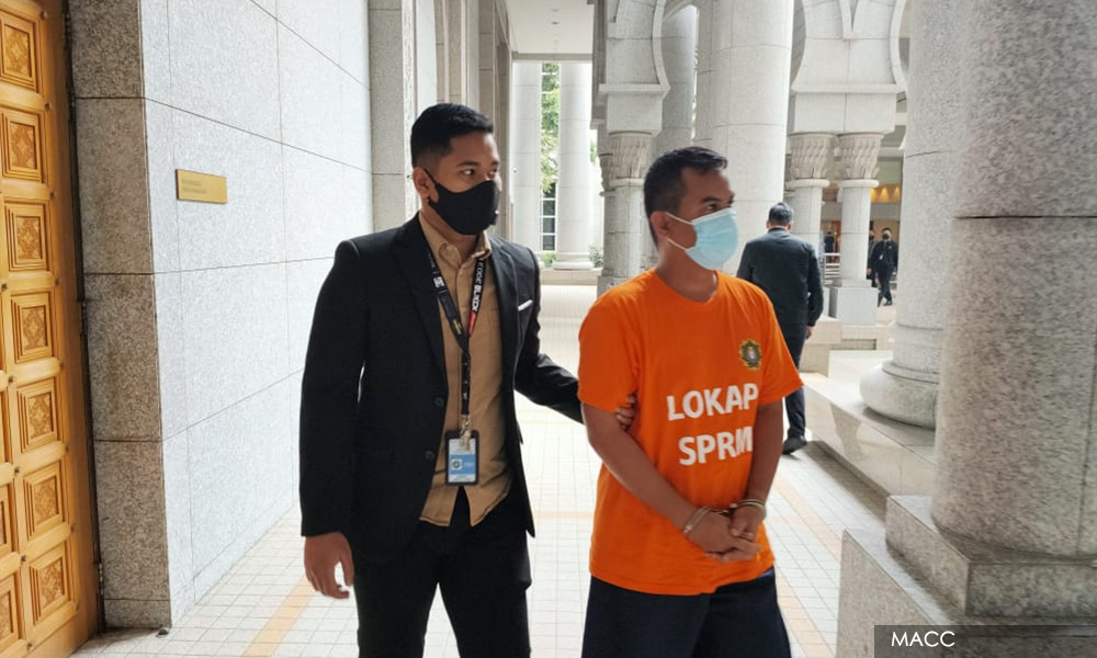 SPRM tahan bekas KPSU disyaki terima rasuah
