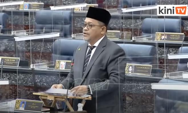 Kenyataan ‘khianat’ Shahidan tak rujuk pada Najib